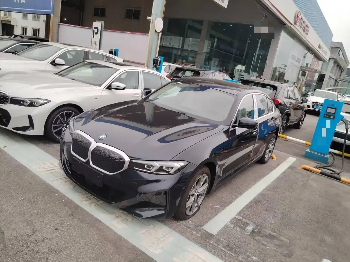 2025 BMW i3 BEV 70KWH