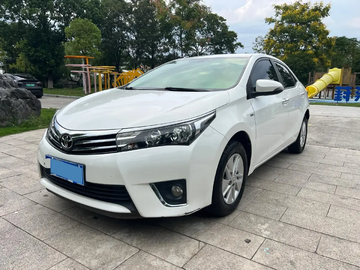 2017 Toyota Corolla 1.6L 122HP L4 CVT