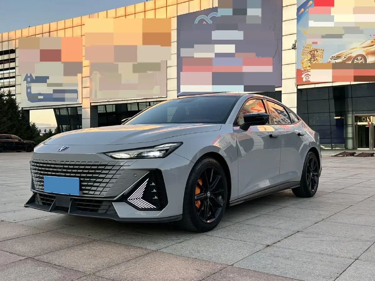 2022 ChangAn UNI-V 1.5T 188HP L4 7DCT