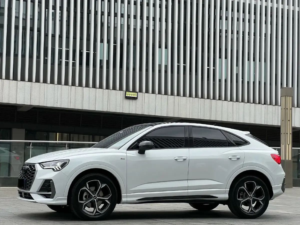 2023 Audi Q3 Sportback 2.0T 220HP L4 7DCT