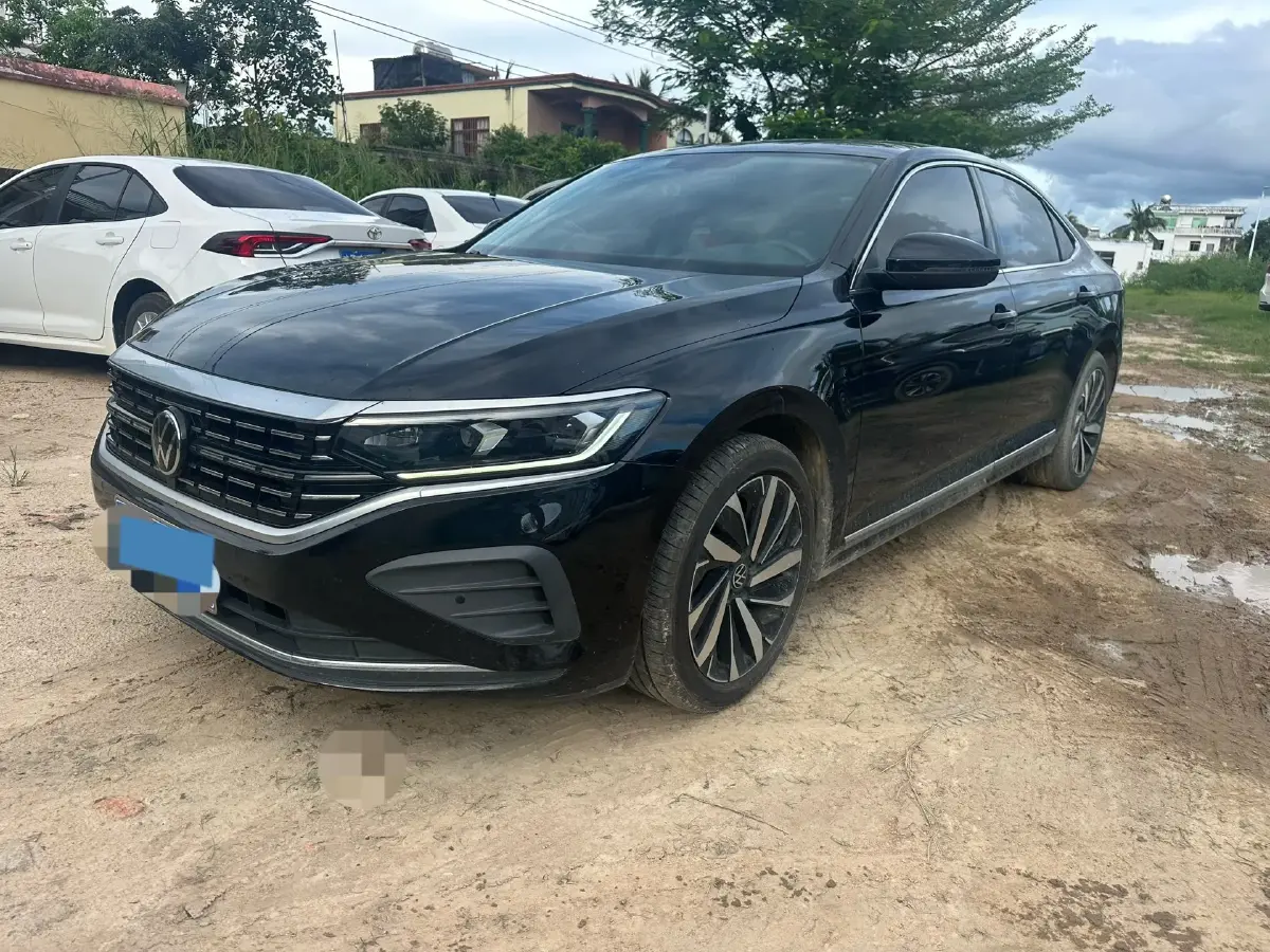 2024 Volkswagen Passat 2.0T 220HP L4 7DCT