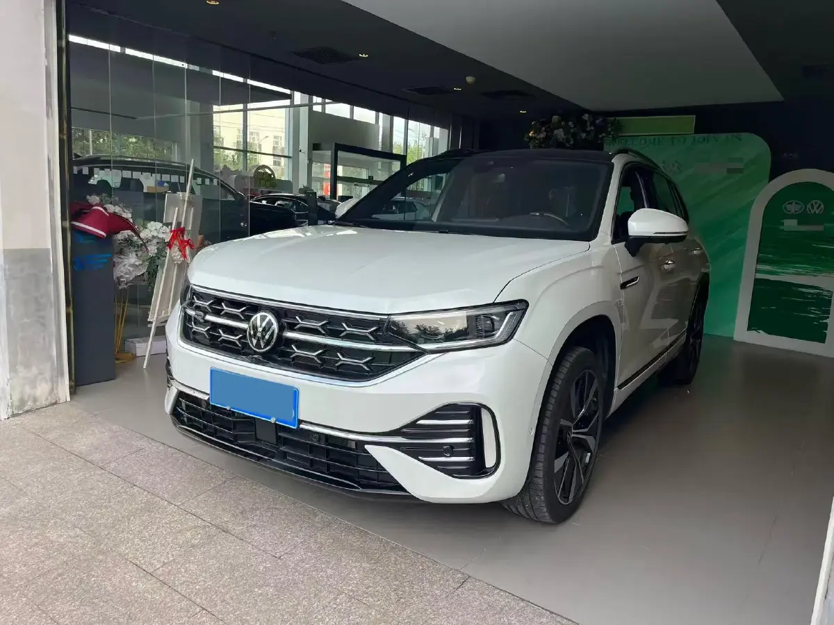 2023 Volkswagen Tayron 2.0T 220HP L4 7DCT