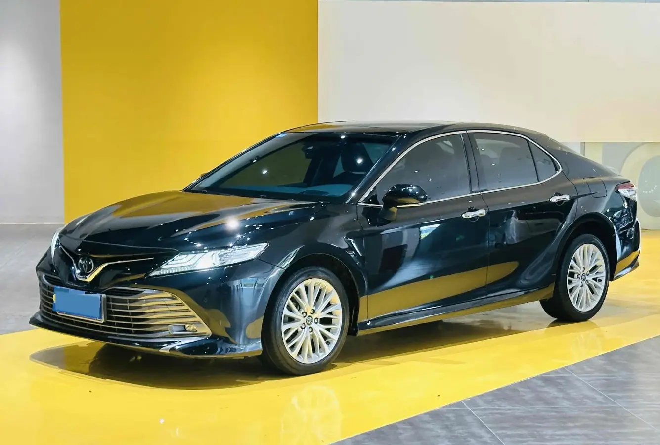 2019 Toyota Camry 2.5L 209HP L4 8AT