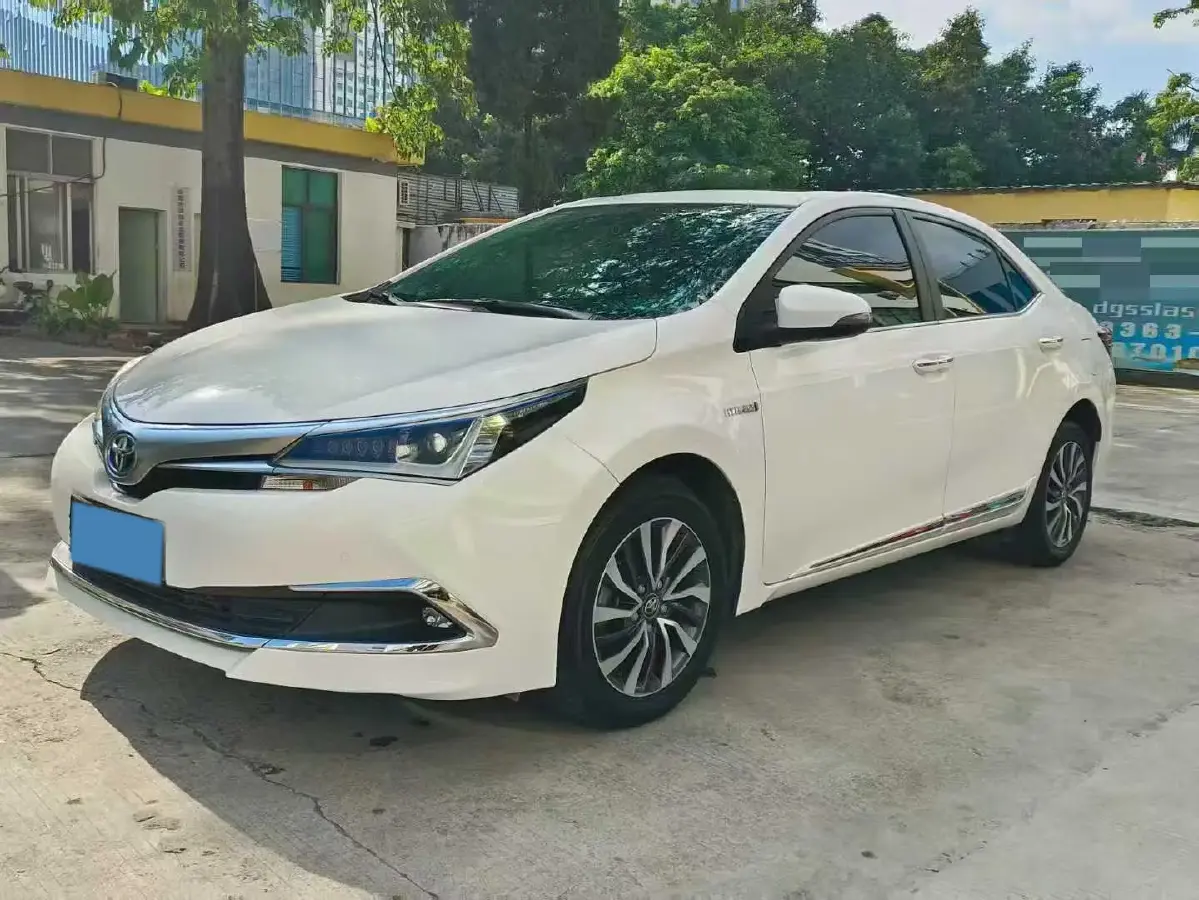2018 Toyota Corolla 1.8L 99HP L4 E-CVT Hybrid