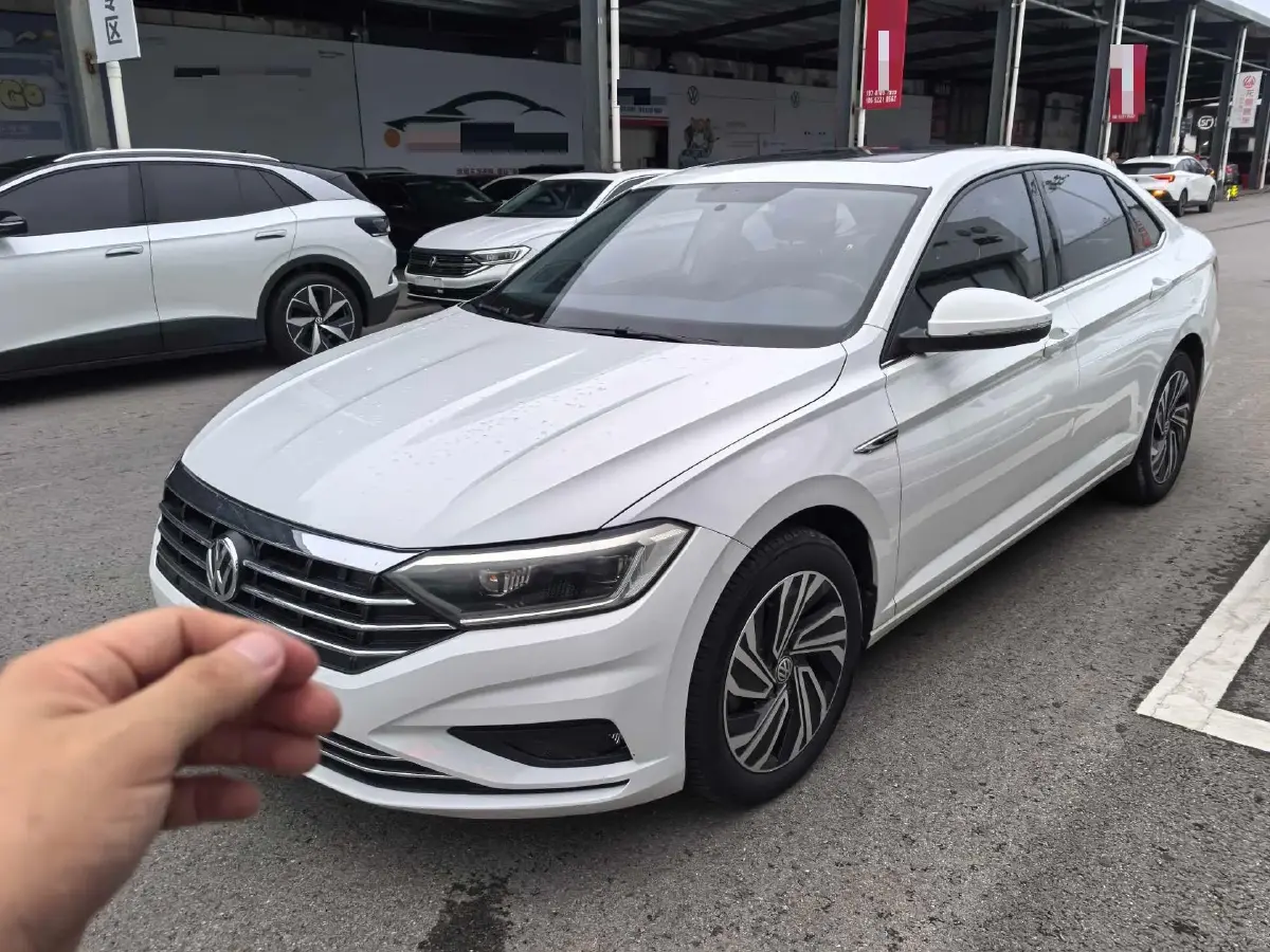 2021 Volkswagen Sagitar 1.4T 150HP L4 7DCT