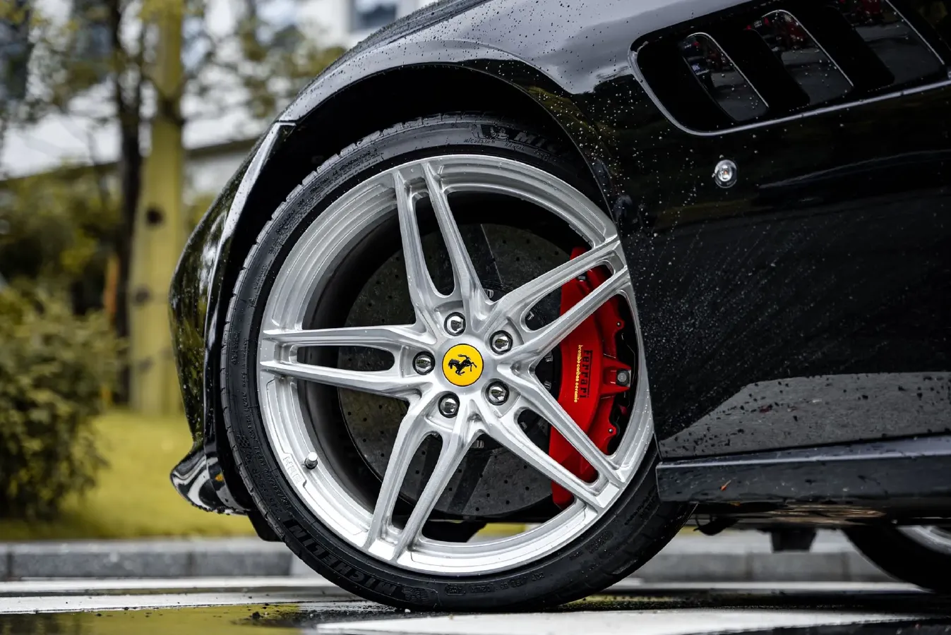 2017 Ferrari GTC4 Lusso 3.9T 609HP V8 7DCT,autocango,china used car exporter,china ev exporter,chinese used car exporter,chinese used ev exporter