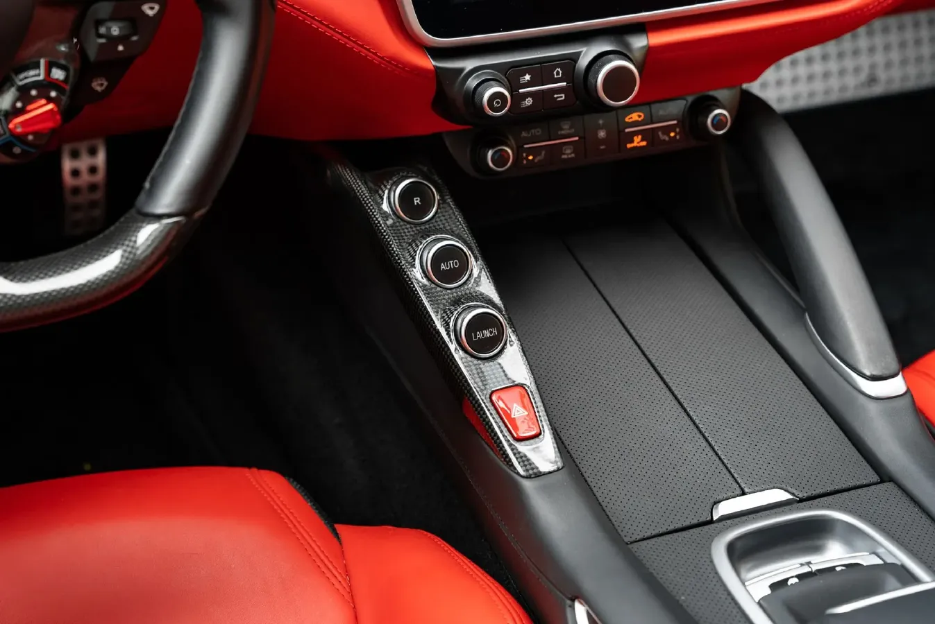 2017 Ferrari GTC4 Lusso 3.9T 609HP V8 7DCT,autocango,china used car exporter,china ev exporter,chinese used car exporter,chinese used ev exporter