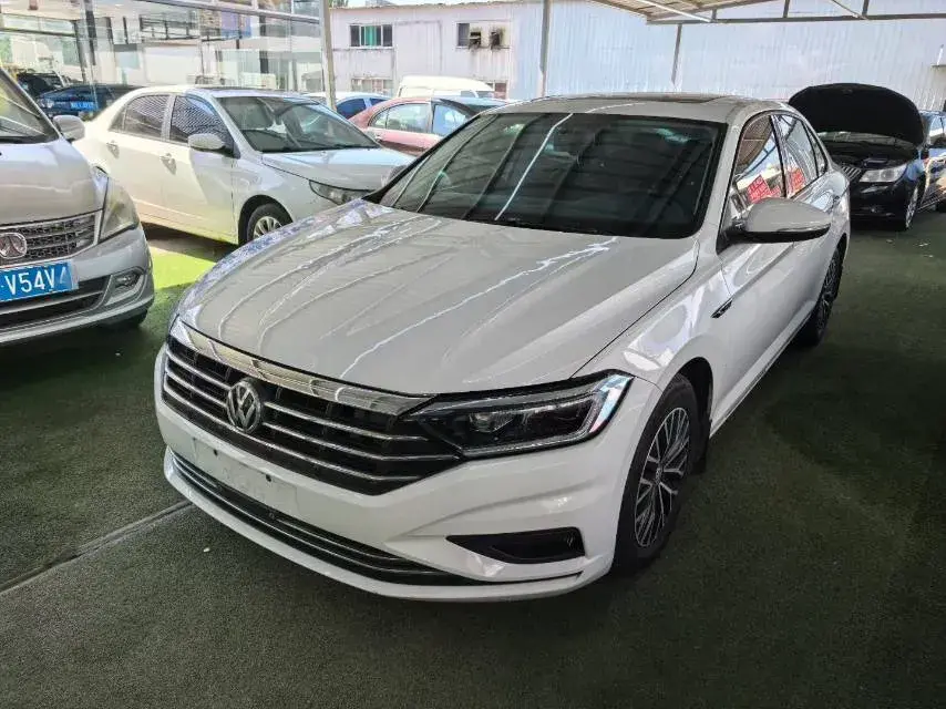2019 Volkswagen Sagitar 1.2T 116HP L4 7DCT