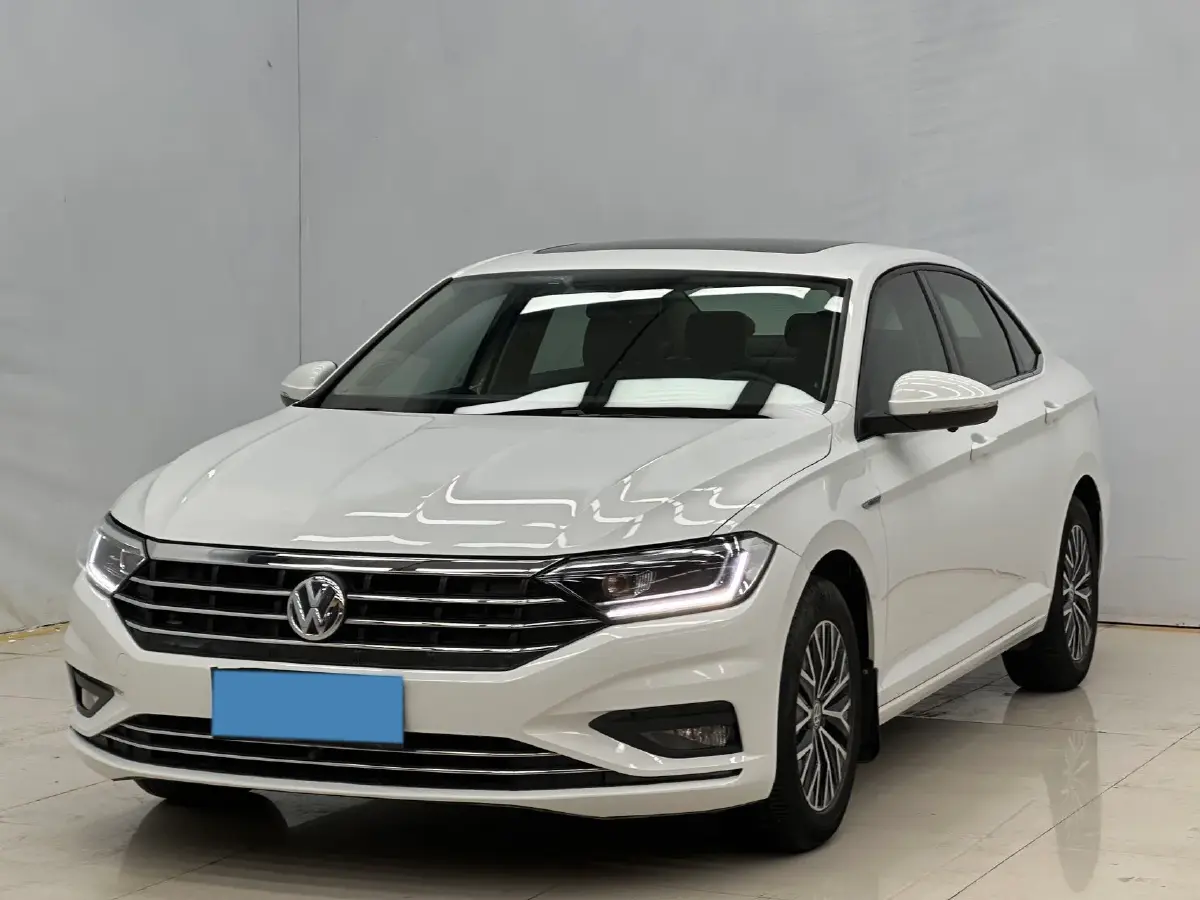 2019 Volkswagen Sagitar 1.2T 116HP L4 7DCT