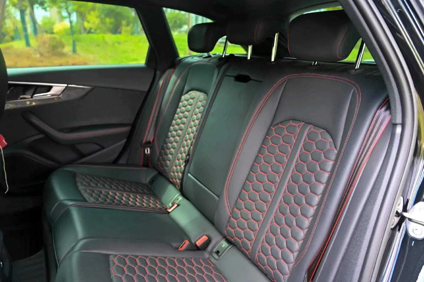 2022 Audi RS 4 2.9T 450HP V6 8AT,autocango,china used car exporter,china ev exporter,chinese used car exporter,chinese used ev exporter