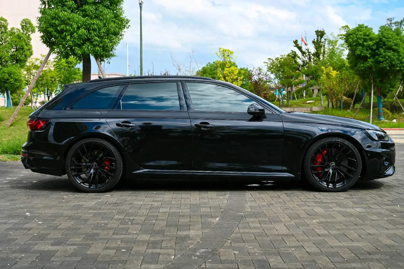 2022 Audi RS 4 2.9T 450HP V6 8AT,autocango,china used car exporter,china ev exporter,chinese used car exporter,chinese used ev exporter