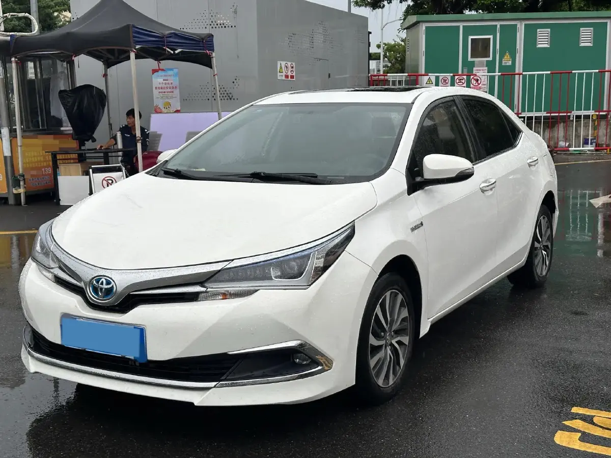 2017 Toyota Corolla 1.8L 99HP L4 E-CVT Hybrid