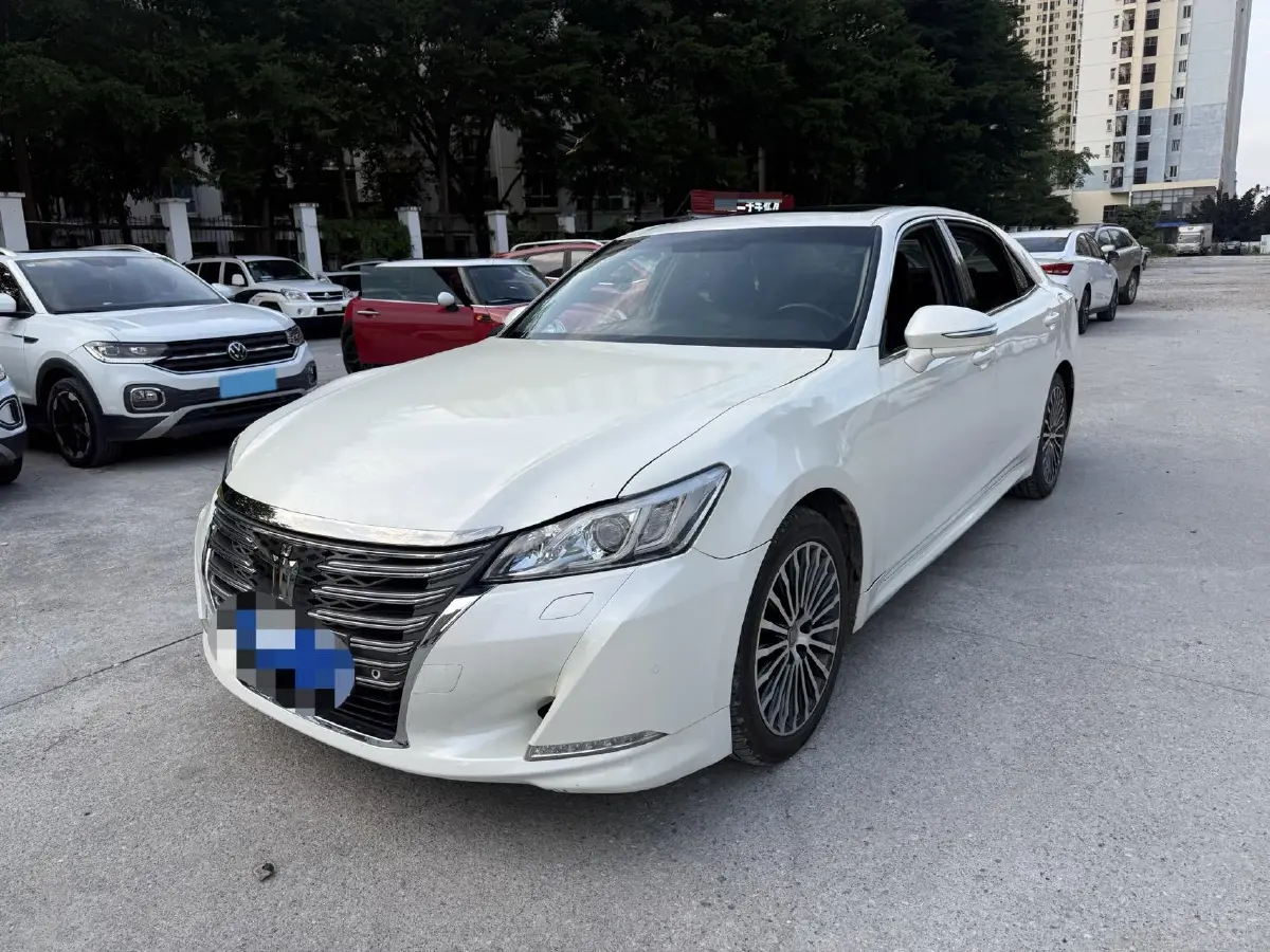 2018 Toyota Crown 2.0T 235HP L4 8AT