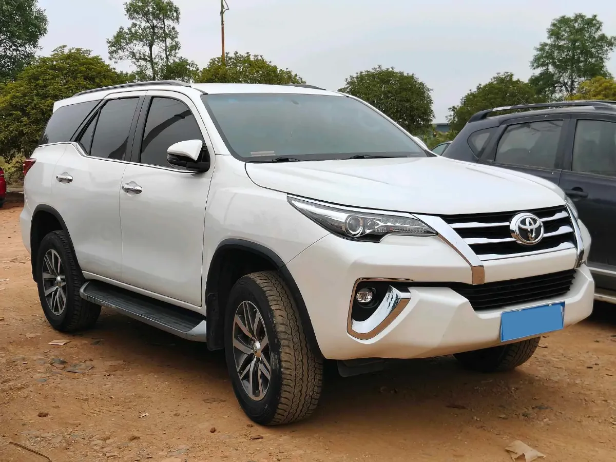 2016 Toyota Fortuner 2.7L 163HP L4 6AT,autocango,china used car exporter,china ev exporter,chinese used car exporter,chinese used ev exporter
