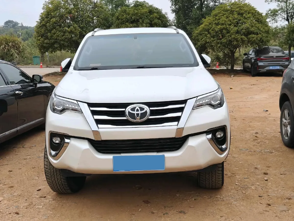 2016 Toyota Fortuner 2.7L 163HP L4 6AT,autocango,china used car exporter,china ev exporter,chinese used car exporter,chinese used ev exporter