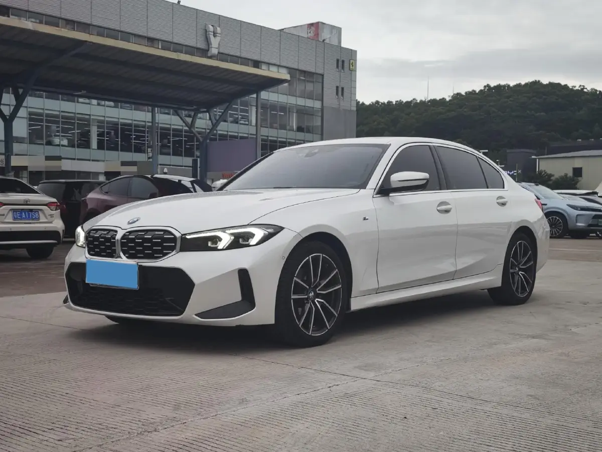 2023 BMW 3 Series 2.0T 184HP L4 8AT