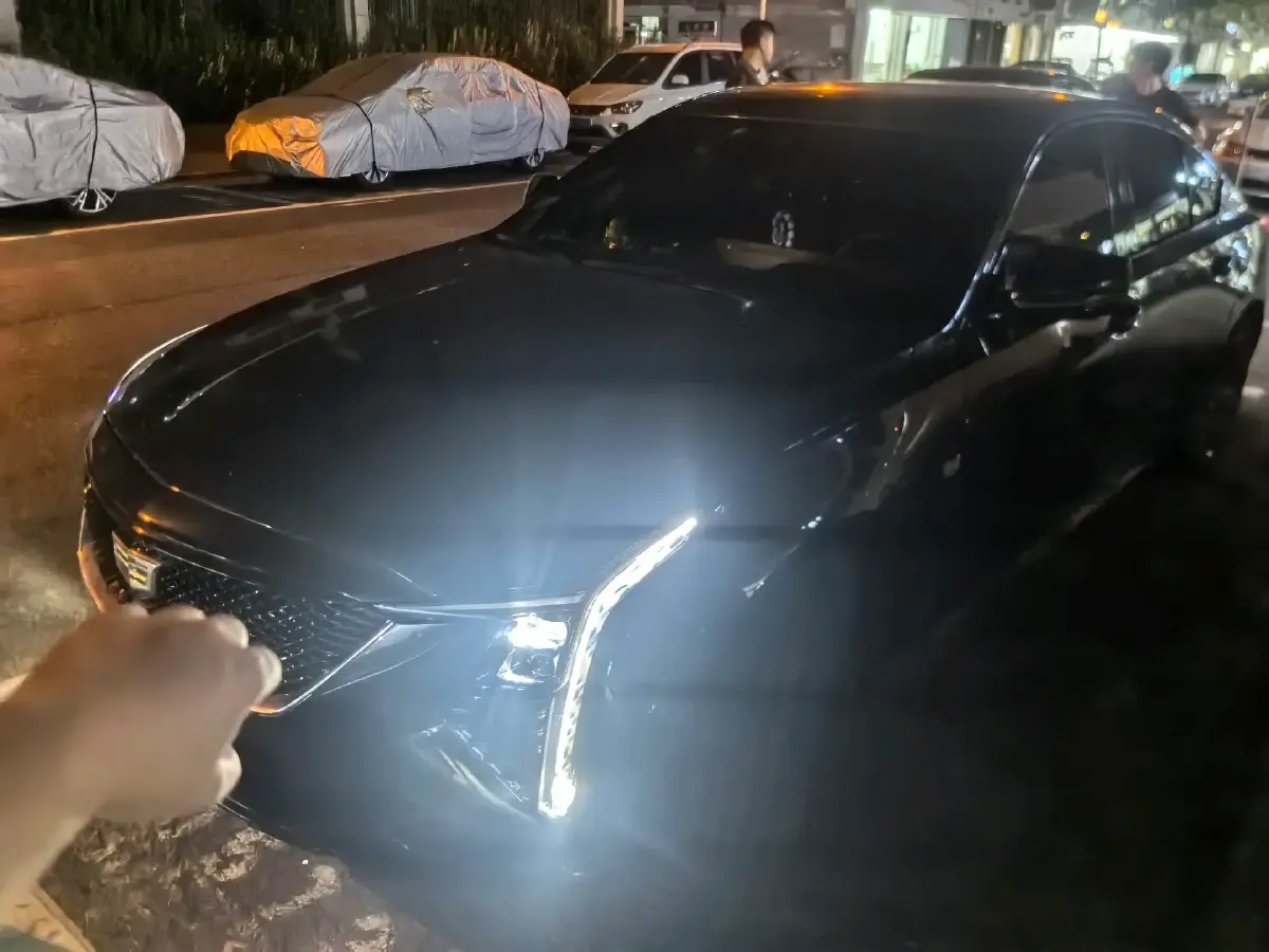 2023 Cadillac CT5 2.0T 237HP L4 10AT