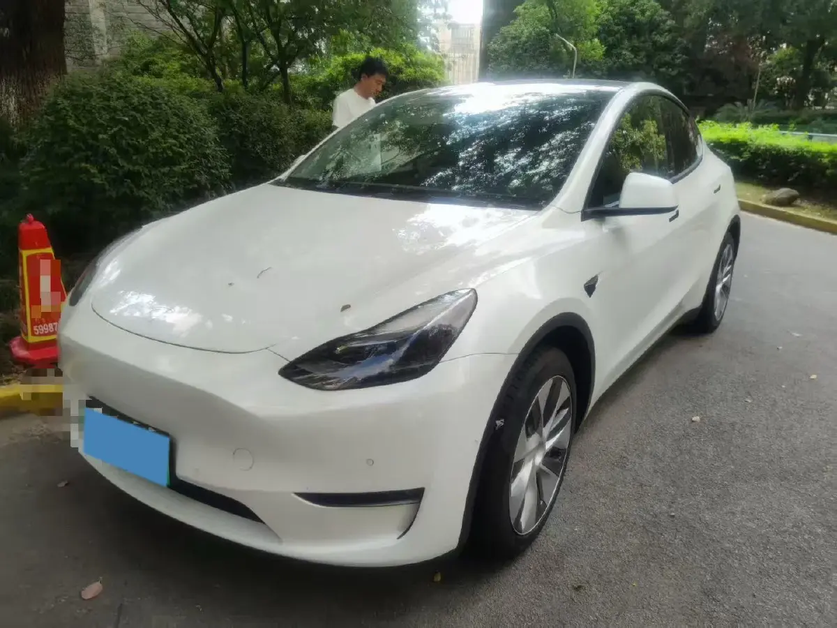 2021 Tesla Model Y BEV 60KWH