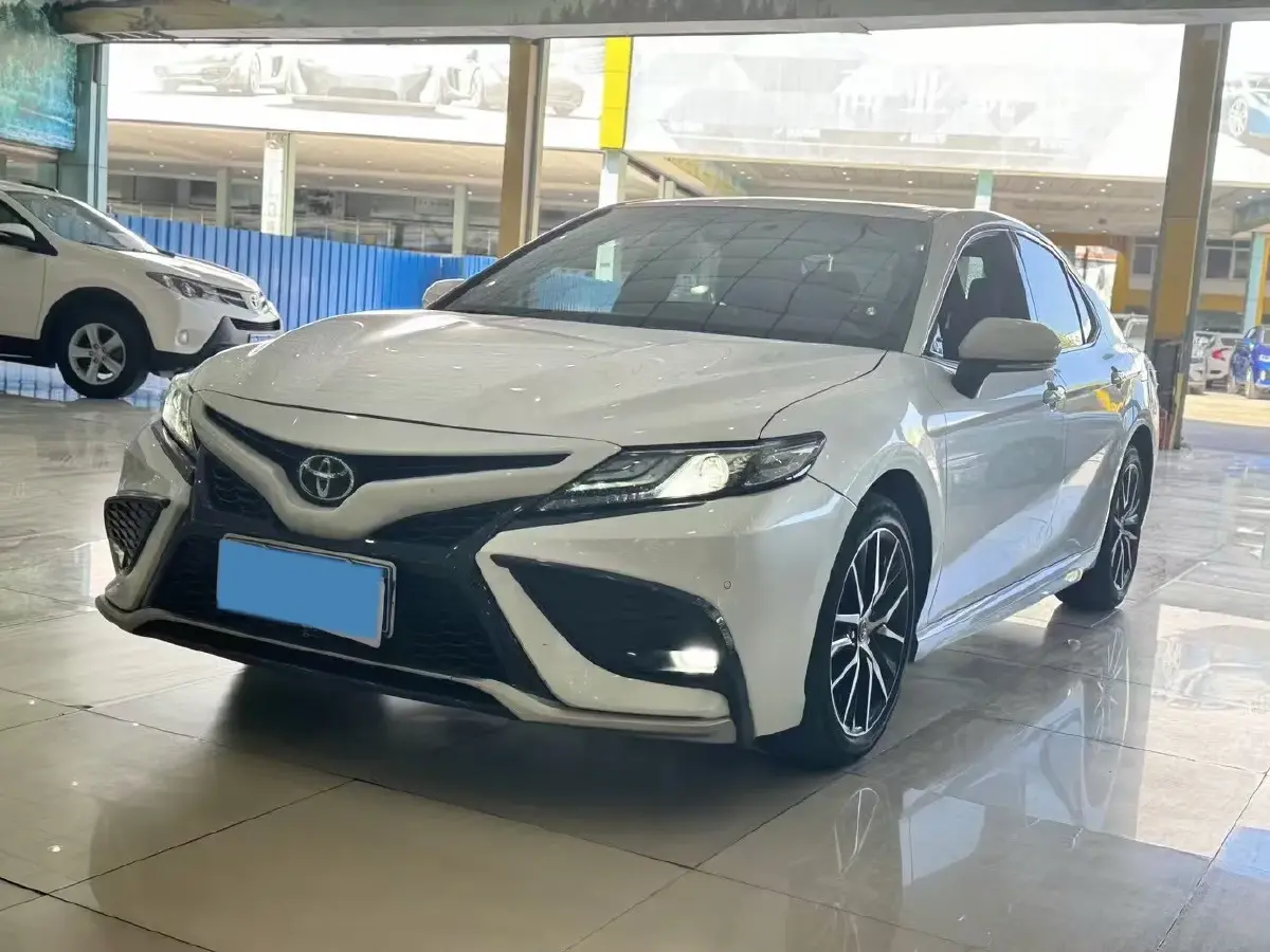 2023 Toyota Camry 2.5L 207HP L4 8AT