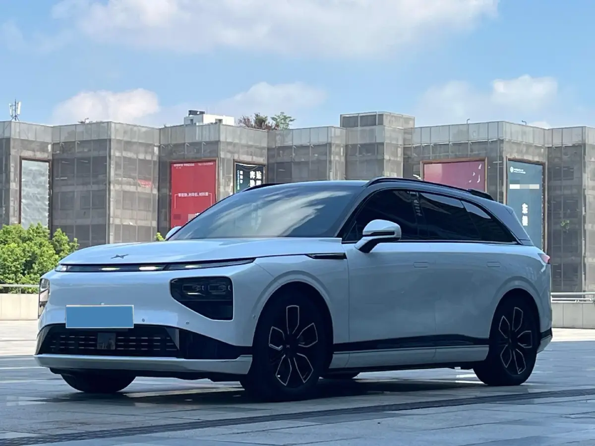 2025 Xpeng G9 BEV 79KWH