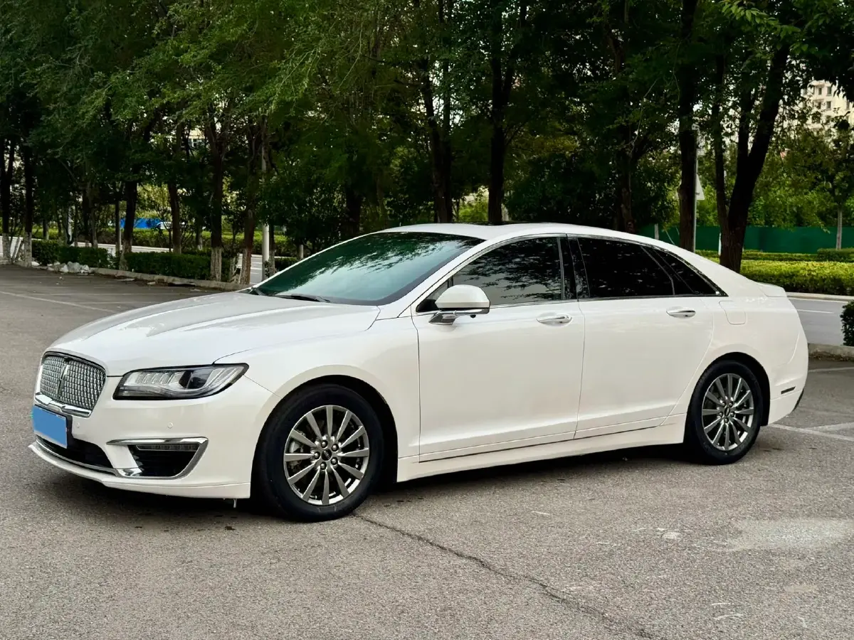 2019 Lincoln MKZ 2.0T 203HP L4 6AT