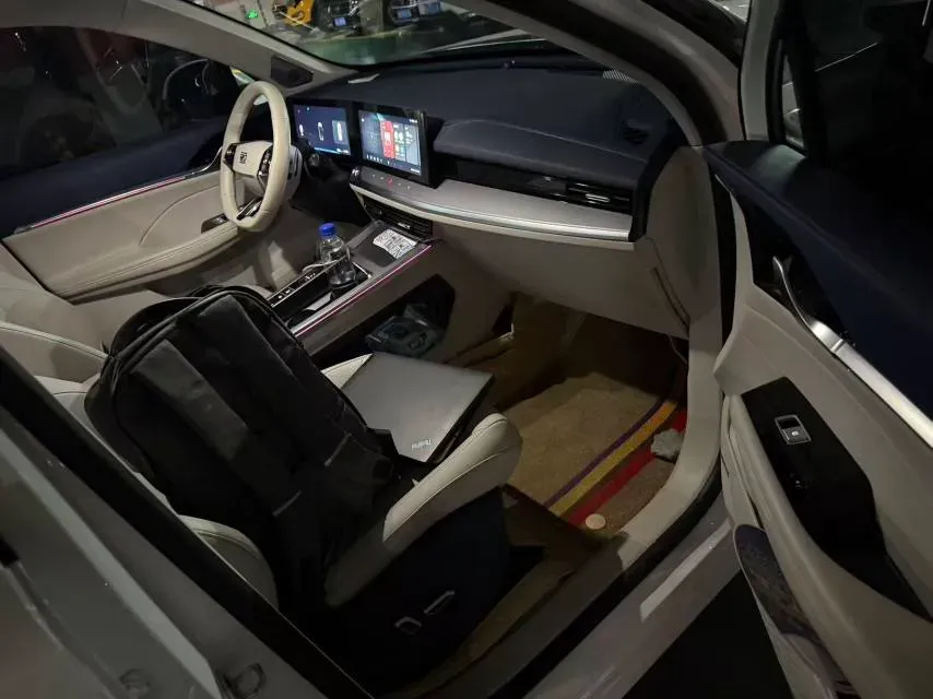 2022 Roewe Whale 2.0T 231HP L4 8AT,autocango,china used car exporter,china ev exporter,chinese used car exporter,chinese used ev exporter