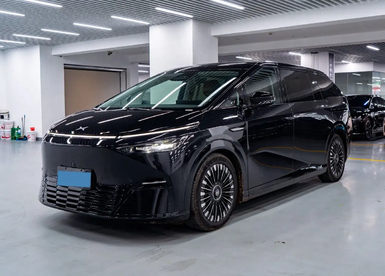 2025 Xpeng X9 BEV