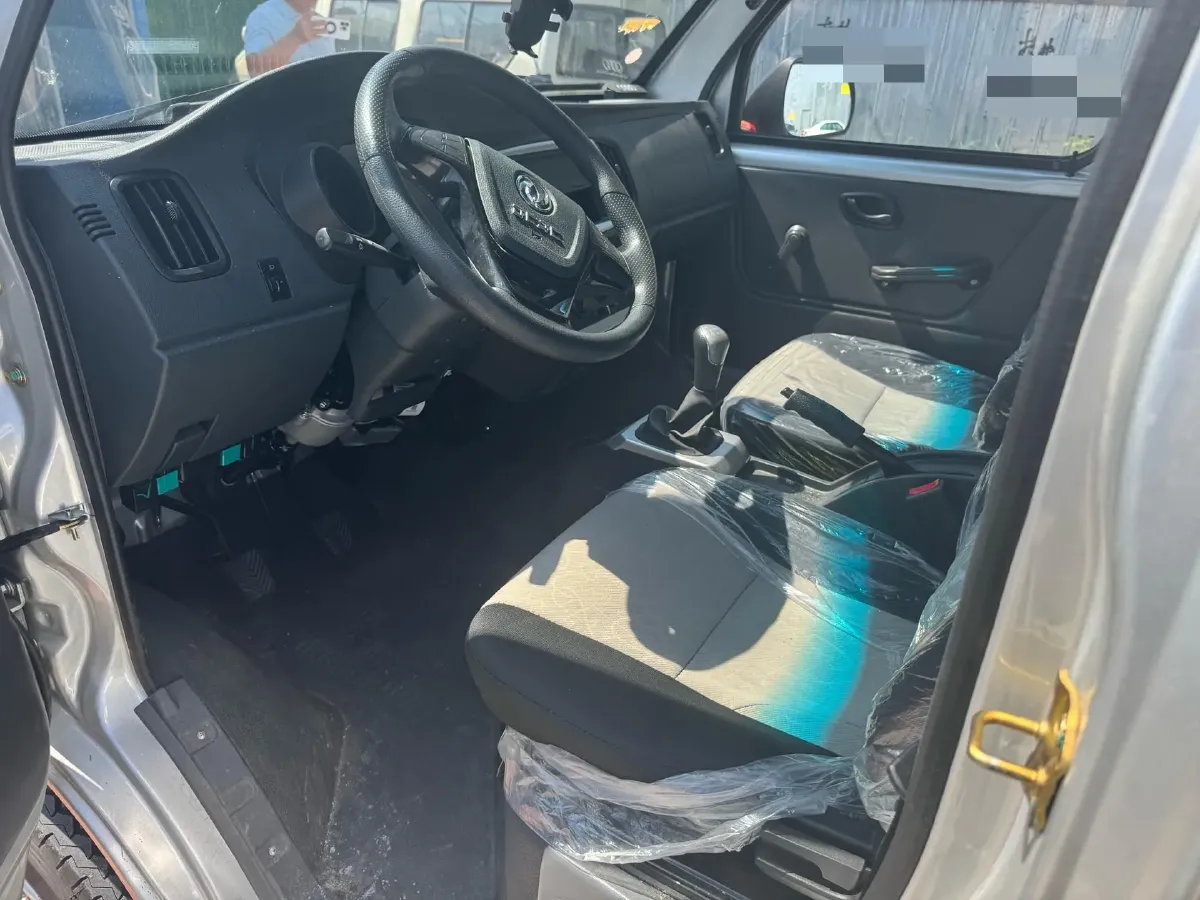 2023 DongFeng DFSK D71 1.6L 122HP L4 5MT,autocango,china used car exporter,china ev exporter,chinese used car exporter,chinese used ev exporter