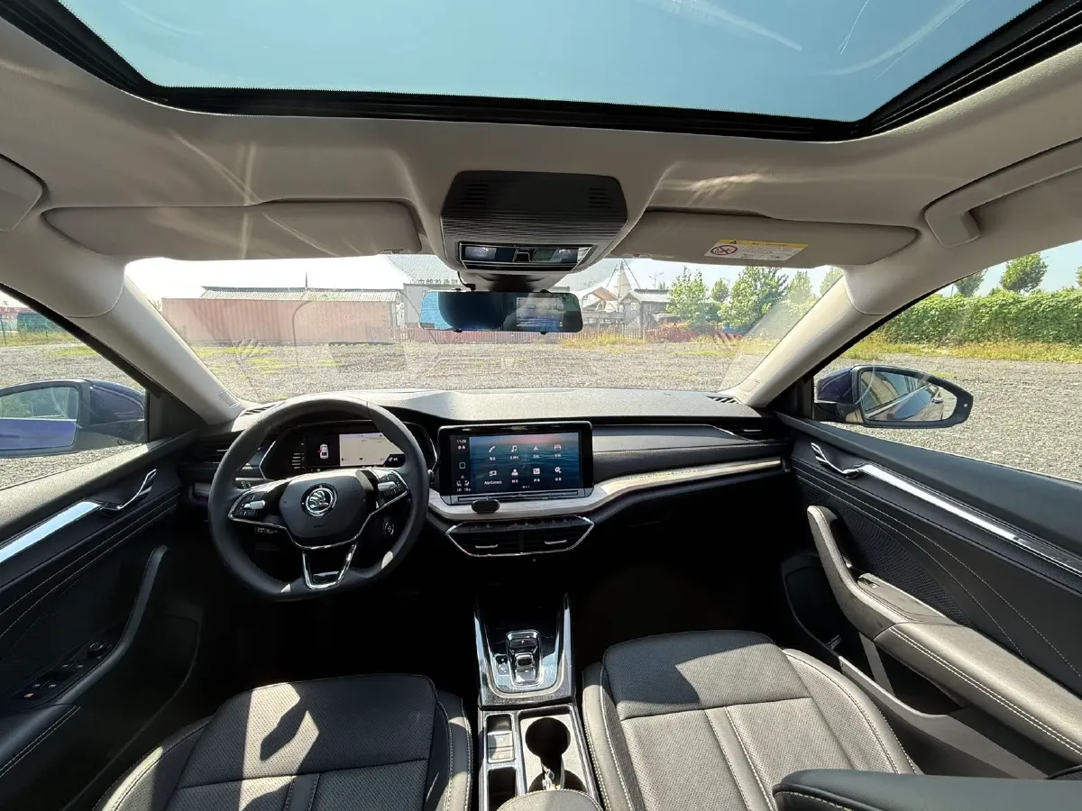 2021 Skoda Octavia 1.4T 150HP L4 7DCT,autocango,china used car exporter,china ev exporter,chinese used car exporter,chinese used ev exporter