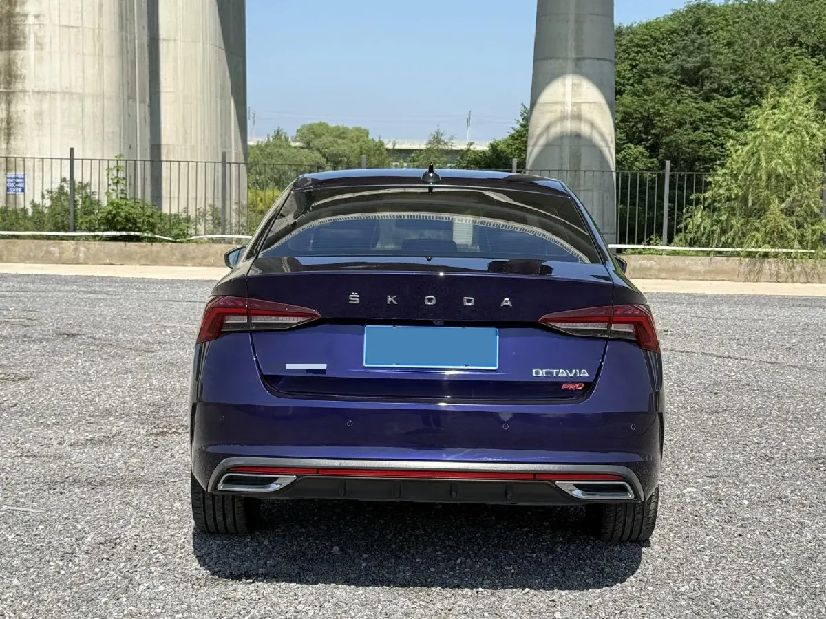 2021 Skoda Octavia 1.4T 150HP L4 7DCT,autocango,china used car exporter,china ev exporter,chinese used car exporter,chinese used ev exporter