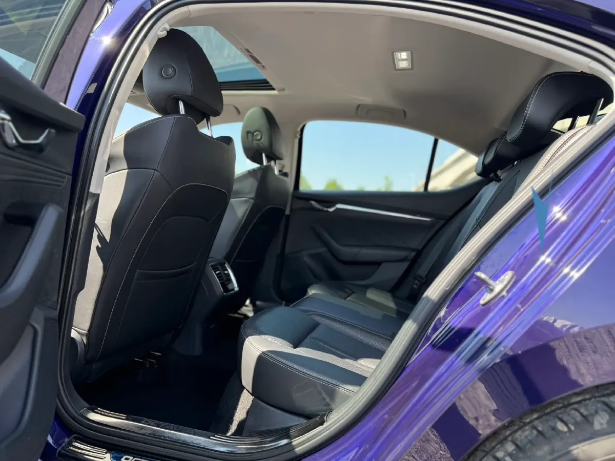 2021 Skoda Octavia 1.4T 150HP L4 7DCT,autocango,china used car exporter,china ev exporter,chinese used car exporter,chinese used ev exporter