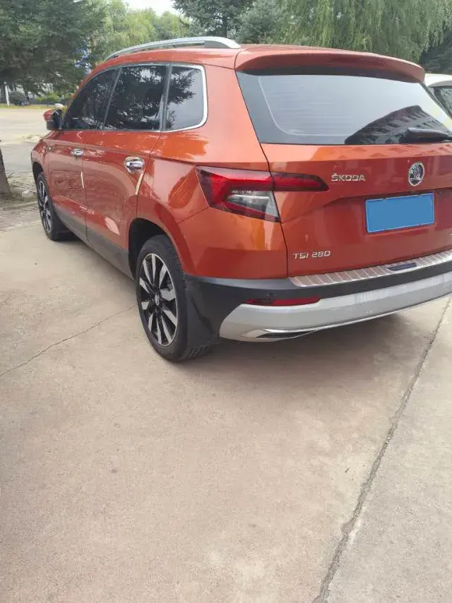 2018 SKODA KAROQ thumbnail 4