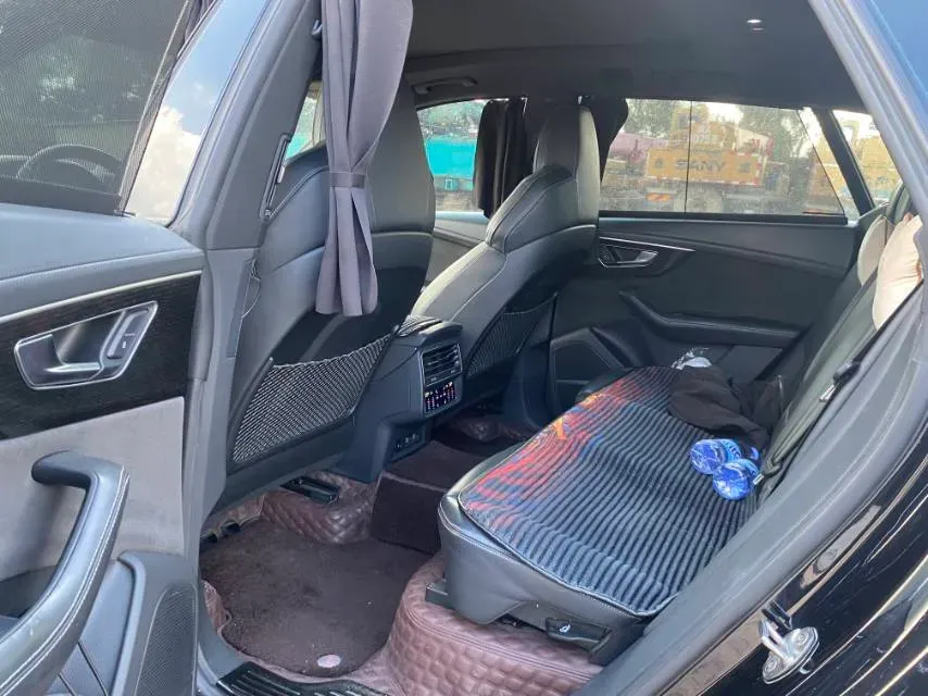 2021 Audi Q8 3.0T 340HP V6 8AT,autocango,china used car exporter,china ev exporter,chinese used car exporter,chinese used ev exporter