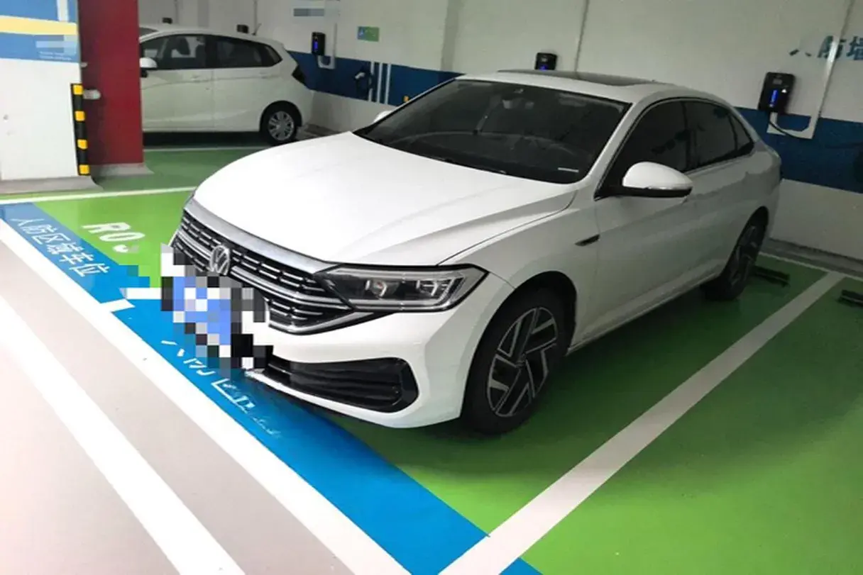 2023 Volkswagen Sagitar 1.5T 160HP L4 7DCT