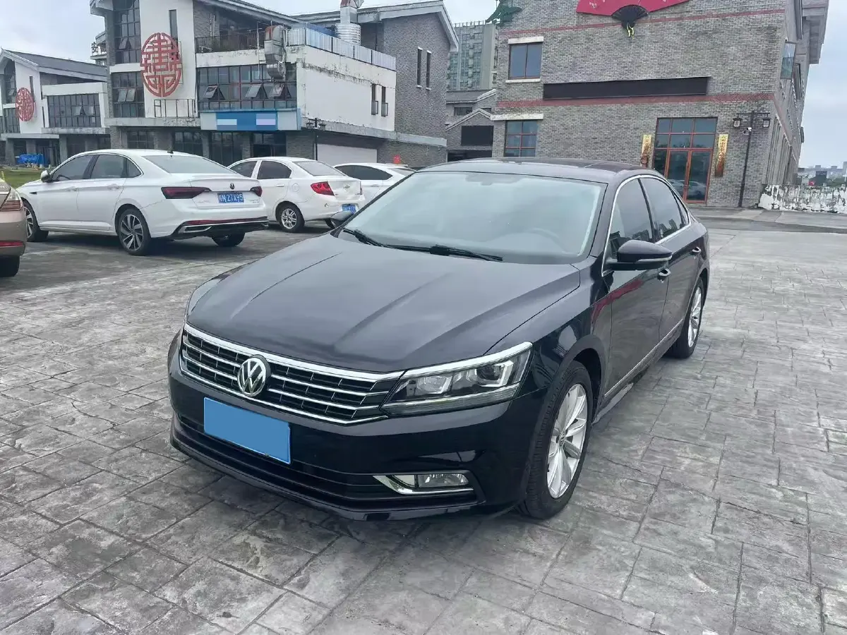 2017 Volkswagen Passat 1.8T 180HP L4 7DCT