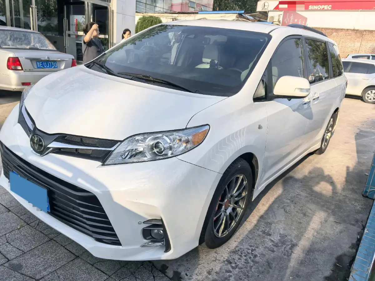 2019 Toyota Camry 2.0L 178HP L4 CVT