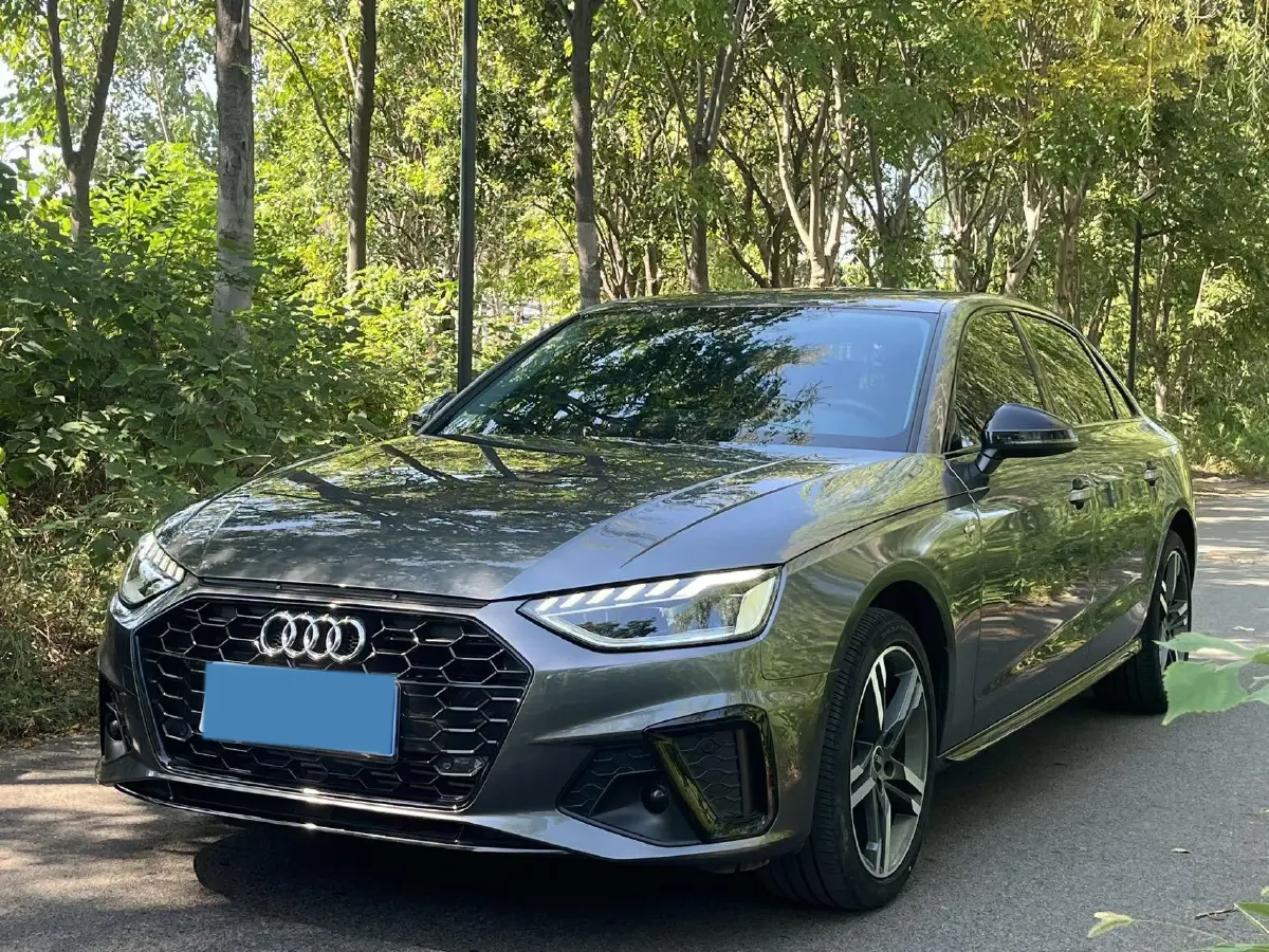 2022 Audi A4L 2.0T 190HP L4 7DCT