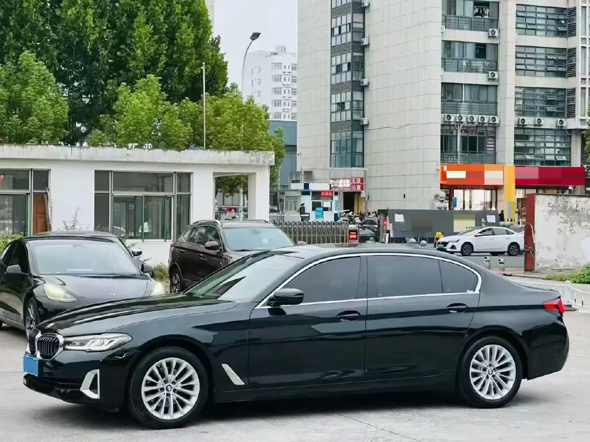 2021 BMW 5 Series 2.0T 184HP L4 8AT