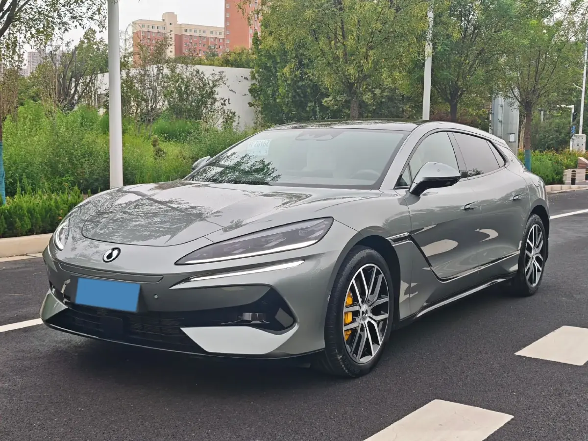 2024 Denza DenzaZ9GT 2.0T 207HP L4 E-CVT PHEV 38.5KWH