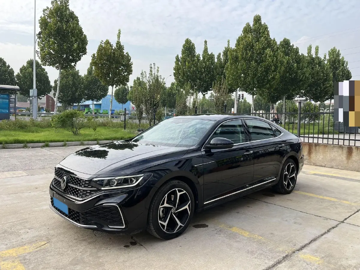 2024 Volkswagen Passat 2.0T 220HP L4 7DCT