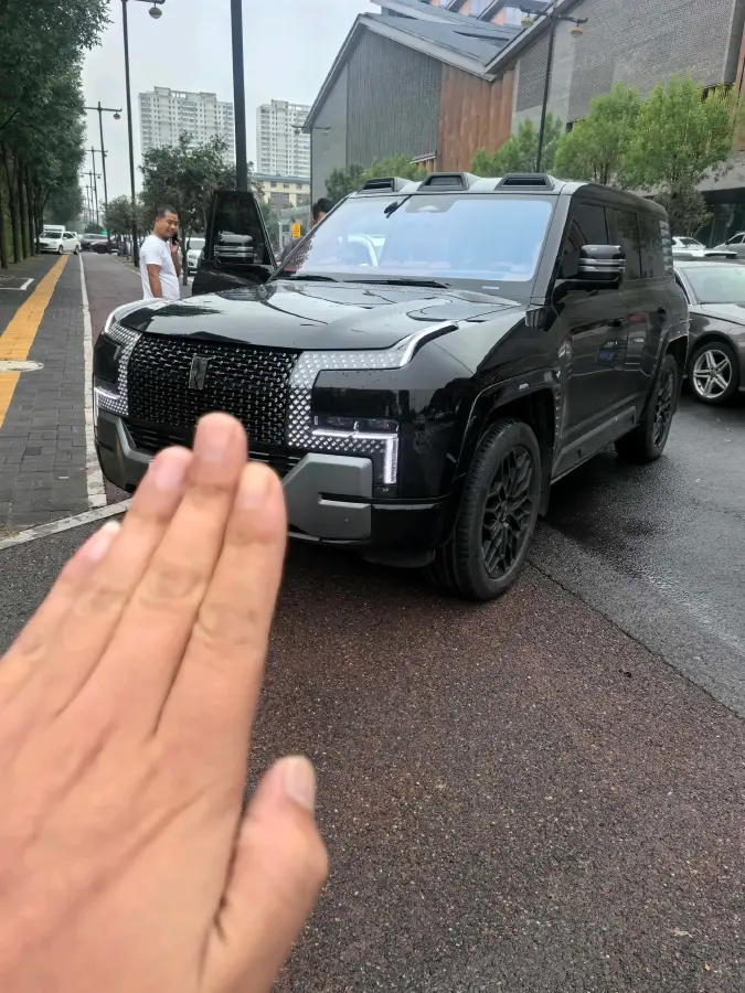 2023 YangWang U8 2.0T 272HP L4 REEV 49.05KWH