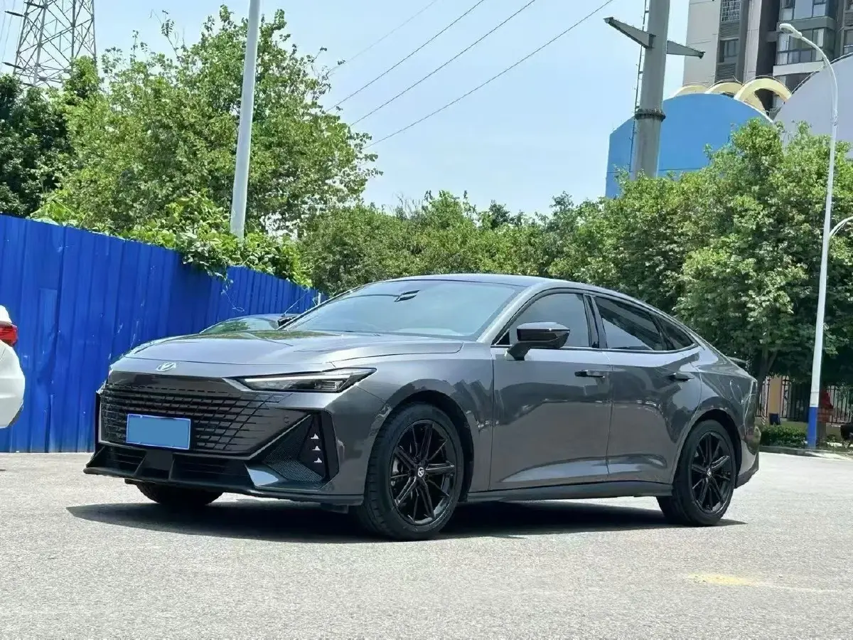 2022 ChangAn UNI-V 1.5T 188HP L4 7DCT