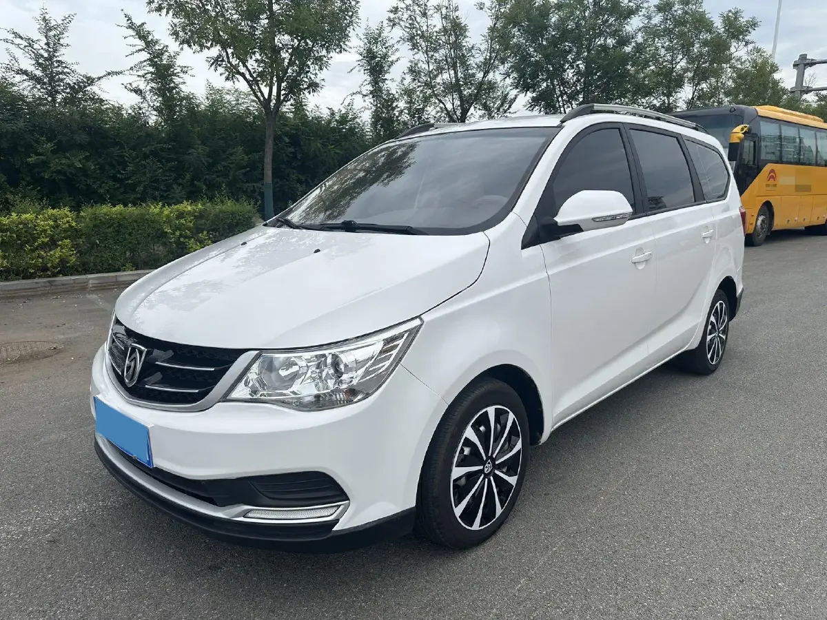 2016 BaoJun 730 1.5L 112HP L4 5MT