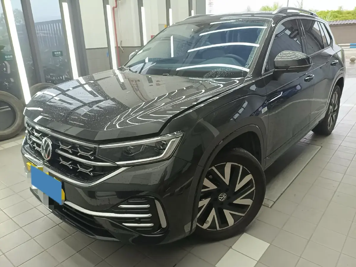 2023 Volkswagen Tayron 2.0T 220HP L4 7DCT