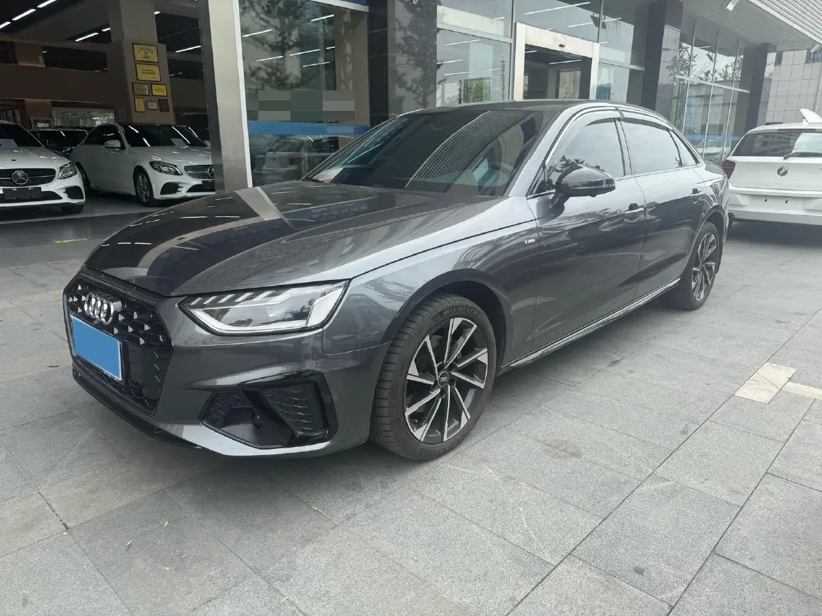 2023 Audi A4L 2.0T 190HP L4 7DCT