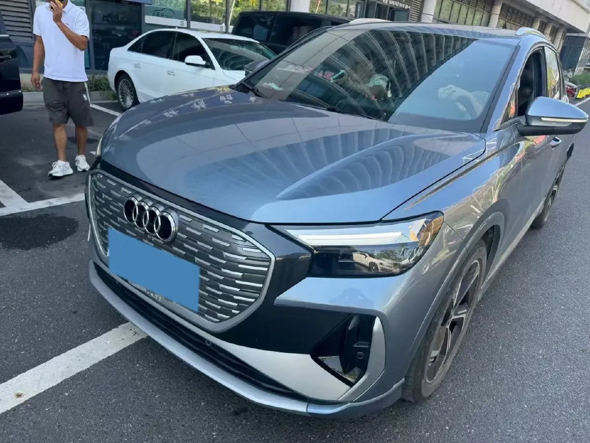 2024 Audi Q4 e-tron BEV 84.8KWH