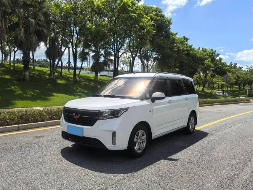 2019 WuLing HongGuang Plus 1.5T 147HP L4 6MT