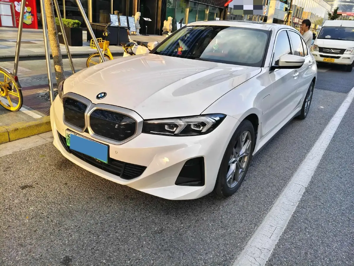 2024 BMW i3 BEV 70KWH