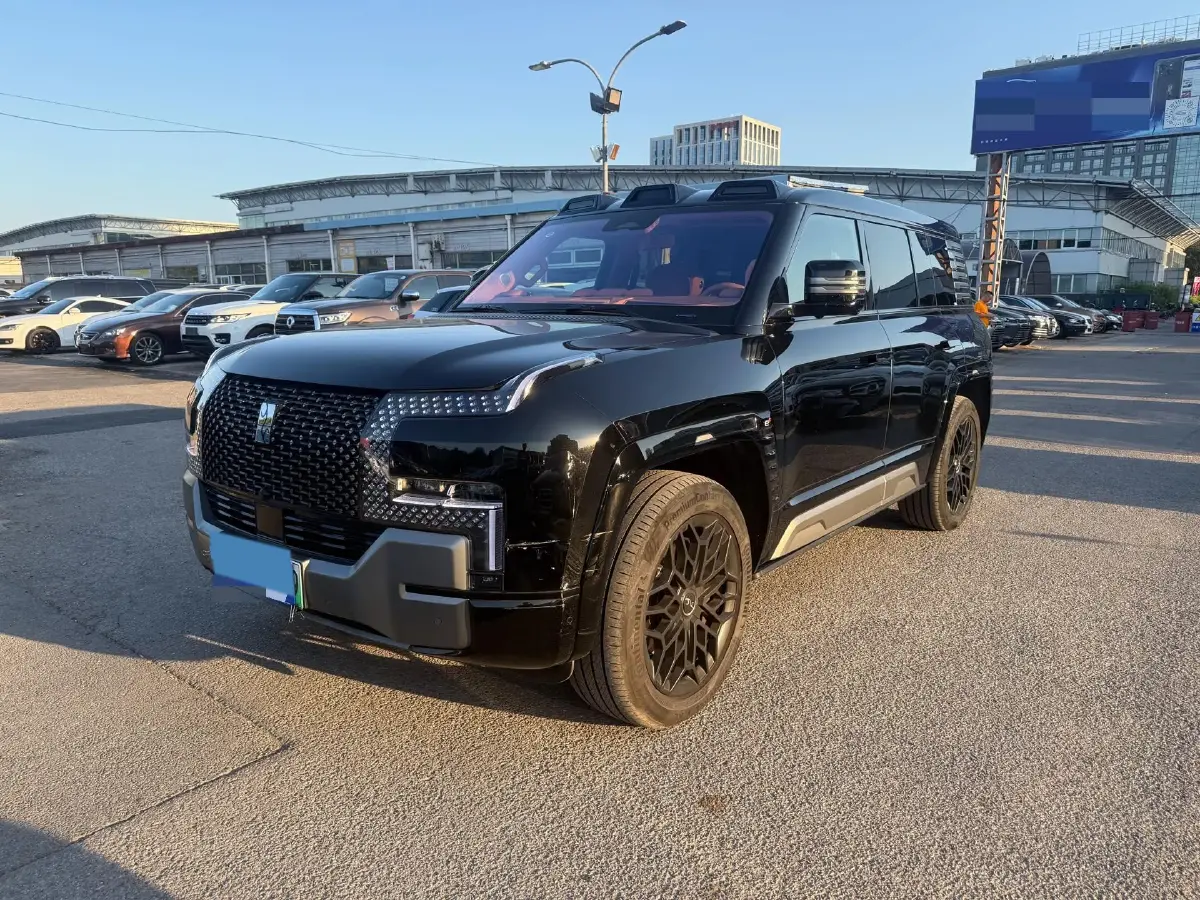 2023 YangWang U8 2.0T 272HP L4 REEV 49.05KWH