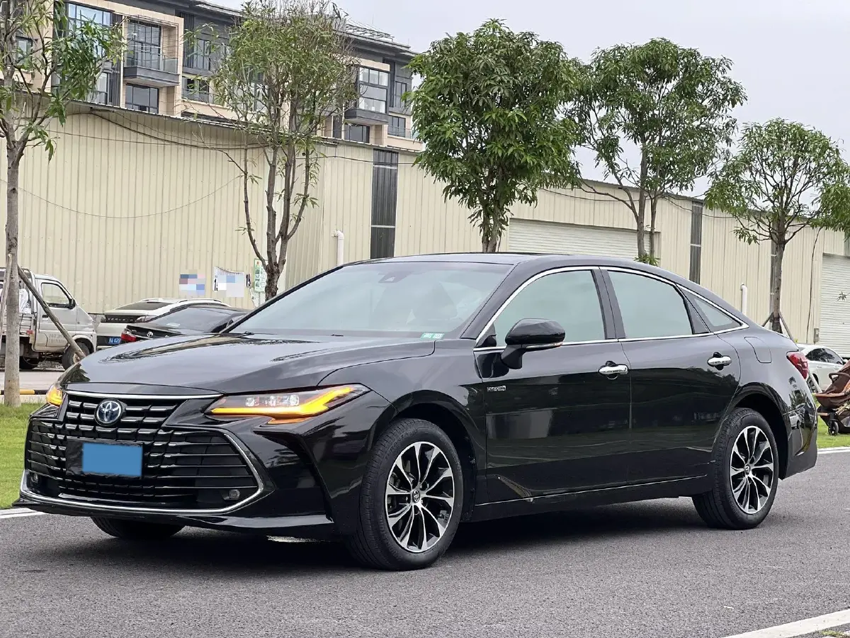 2023 Toyota Avalon 2.5L 178HP L4 E-CVT Hybrid